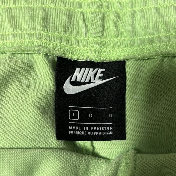 Nike Retro Lime Green Short - Picture 4 of 5